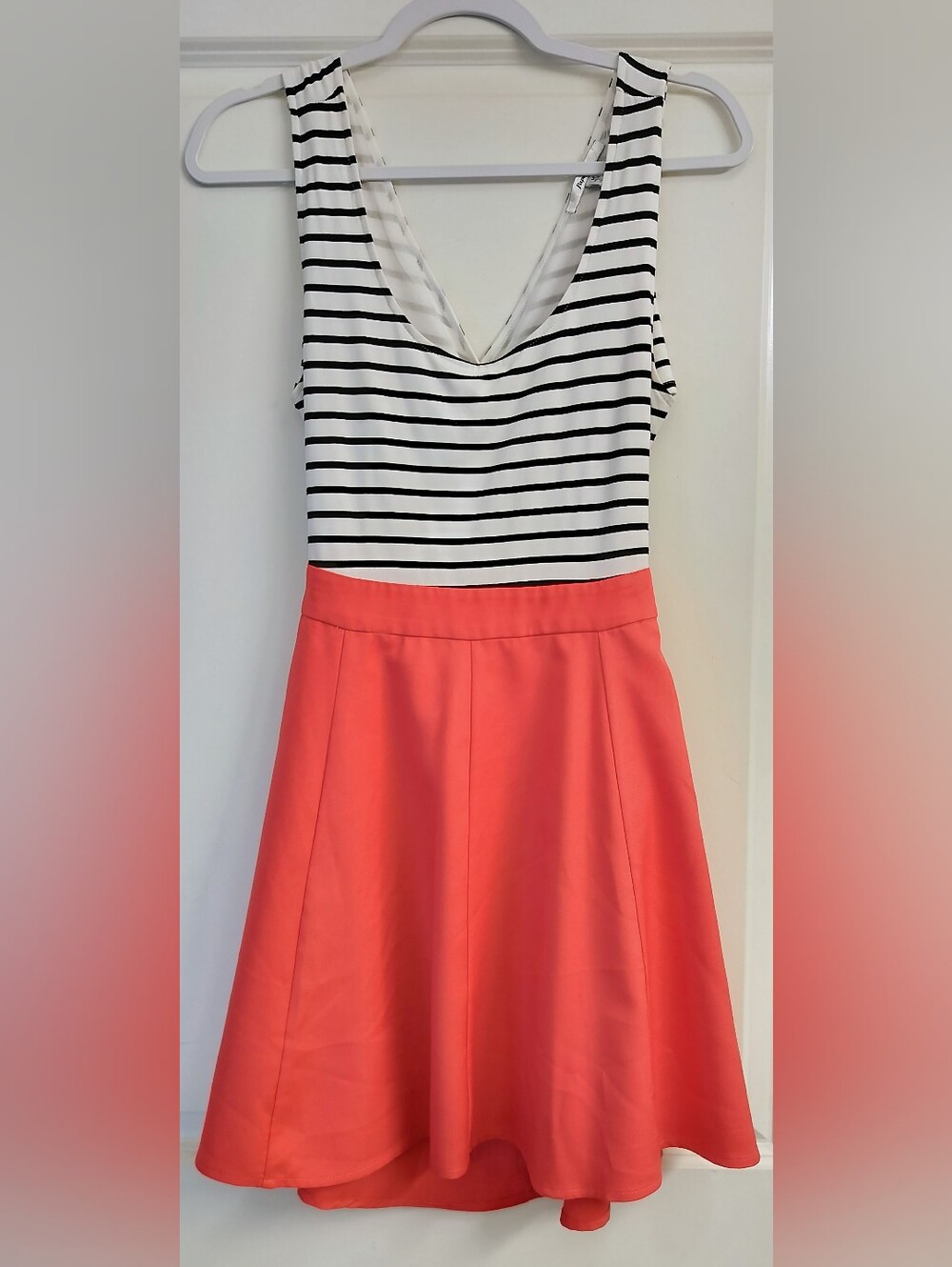 Papaya Colorblock Mini Dress- Stripe Top Pink Coral Skirt M- Super Cute 🥰